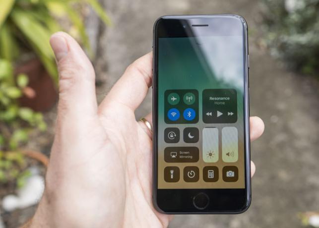 Преглед на iPhone 8: Смарт телефон, Dumb Upgrade iphone 8 6