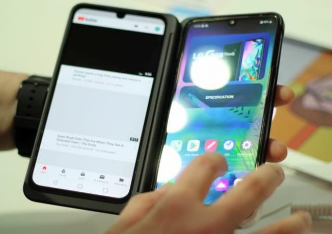 Това е изображение на сгъваем телефон с двоен екран LG