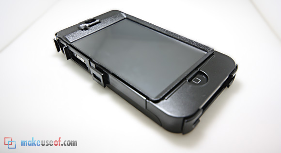 Giveaway: iPhone 4 Defender (+ Commuter случаи от Otterbox) защитник1