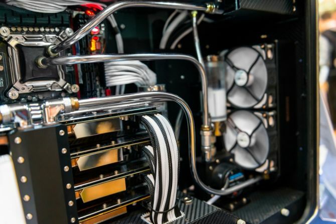 The Ultimate Guide to your PC: Всичко, което искахте да знаете - и повече водно охлаждане на компютъра отблизо