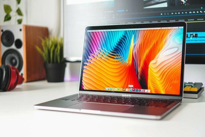 macOS на Apple MacBook на Apple