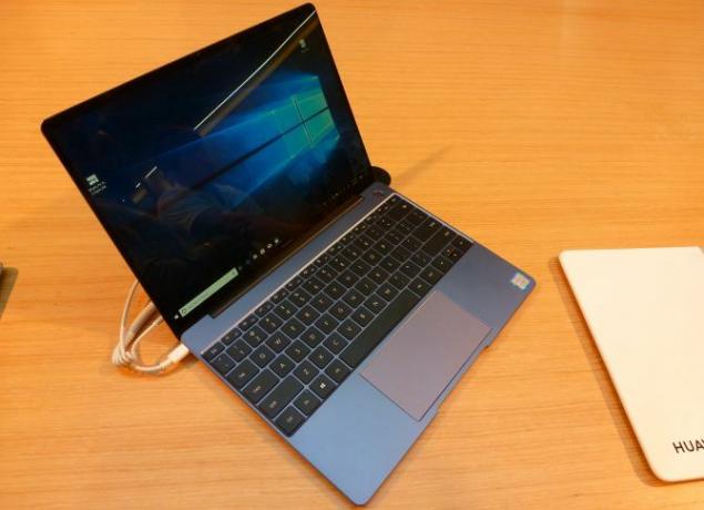 Huawei MateBook 13 на CES 2019