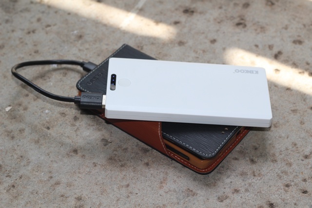 Преглед на Kinkoo Infinite One Portable Battery и Giveaway безкраен kinkoo един преглед 4