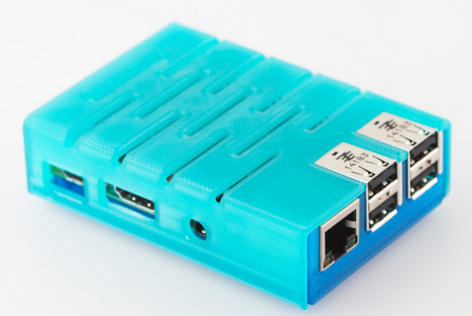 18 интересни идеи DIY Raspberry Pi Case Ideas walter pi case blue 670x449