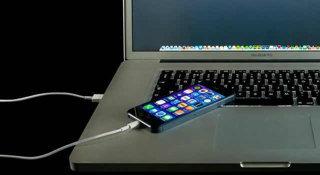 Как-To-Charge-Phone-бързо-USB-Power