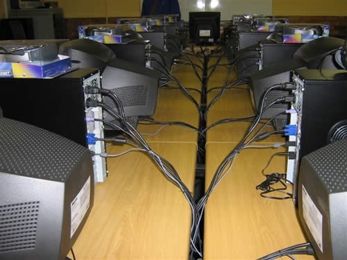 Съвети за LAN парти: Как да организирате страхотен бюро на LAN Party