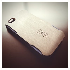 Edge Design Alfa за преглед на iPhone 4 / 4S и преглед на ръба дизайн на alfa iphone