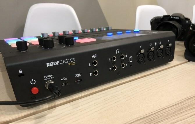 Задни портове Rodecaster Pro