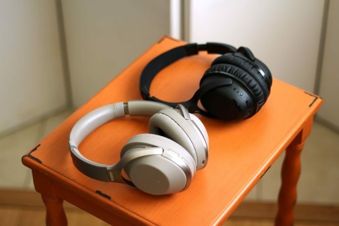 Могат ли безжичните слушалки Audeara A-01 да помогнат при загуба на слух в напреднала възраст? (Преглед и предаване) sony xm2 сравнение audeara bluetooth слушалки 670x447
