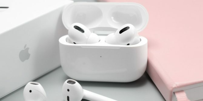 Apple AirPods и AirPods Pro