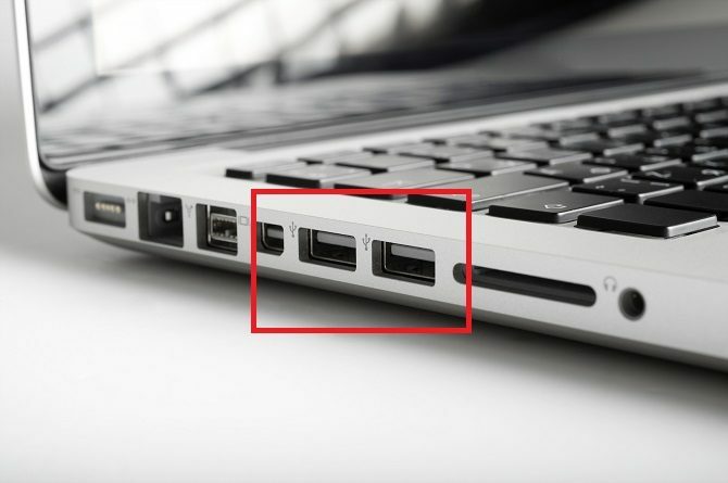 Как да използвате Flash Drive на Windows 10 usb порта 670x445