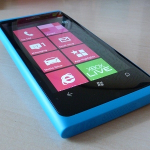 10 причини да купите Windows Phone 7 [Мнение] muo wp lumia intro